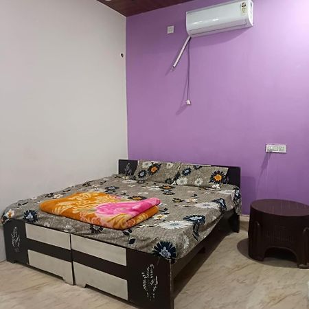 Jay Shree Radhey Home Stay Mathura Dış mekan fotoğraf