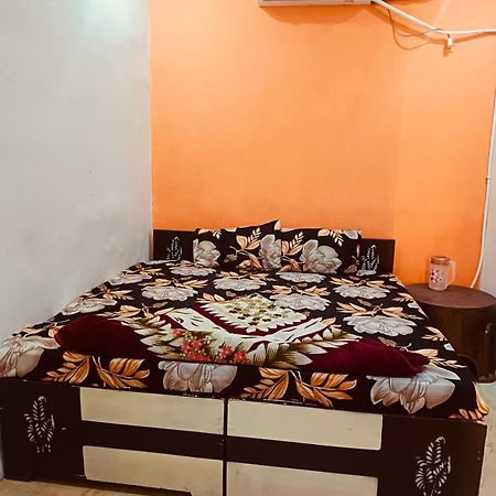 Jay Shree Radhey Home Stay Mathura Dış mekan fotoğraf
