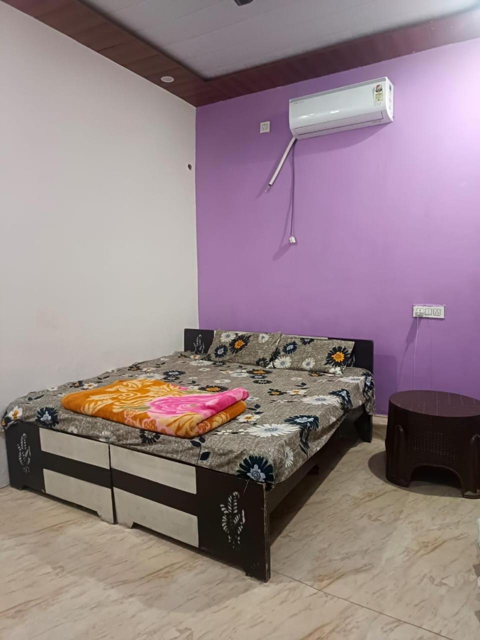 Jay Shree Radhey Home Stay Mathura Dış mekan fotoğraf